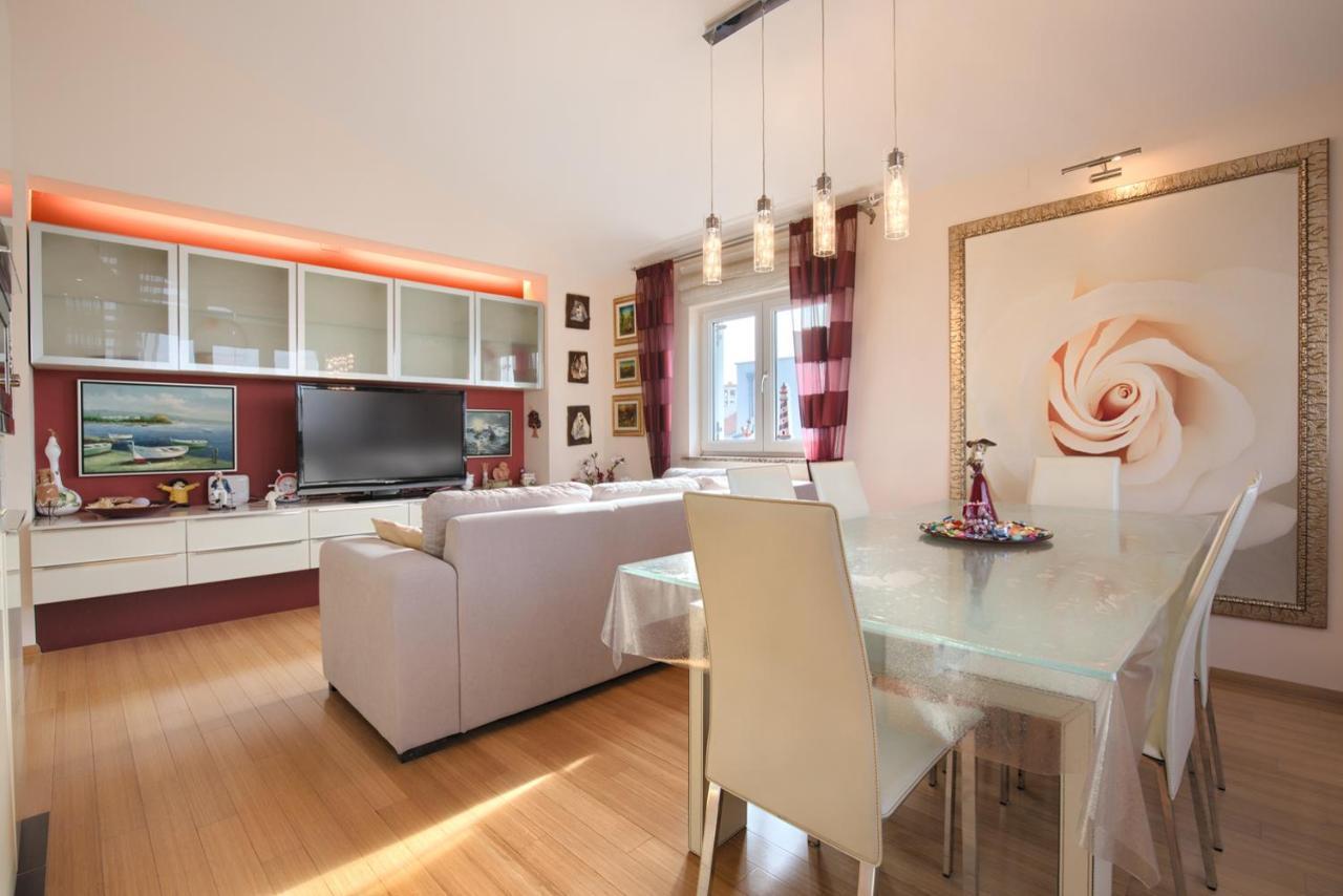 Tomisha Appartement Pjescana Uvala Buitenkant foto