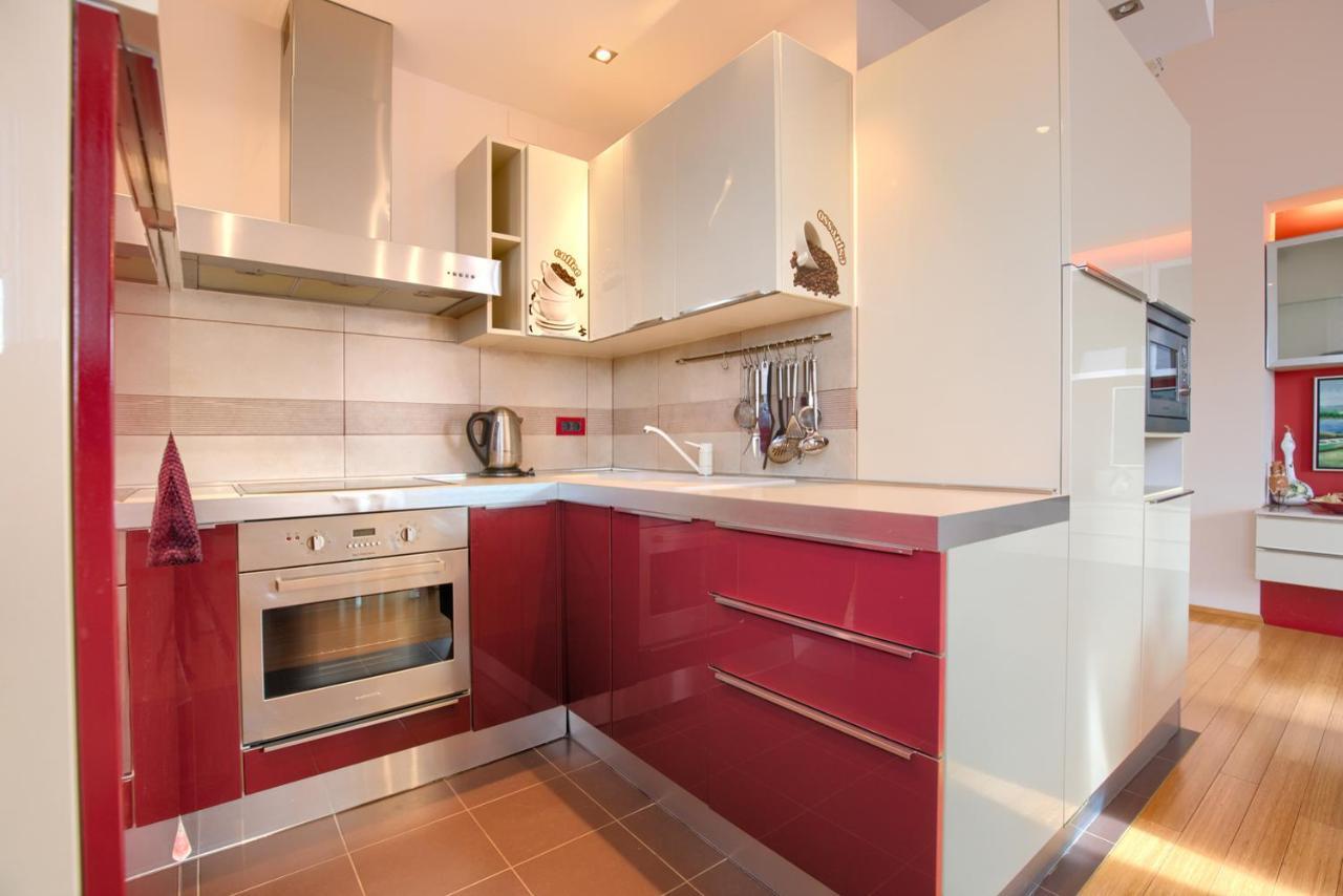Tomisha Appartement Pjescana Uvala Buitenkant foto