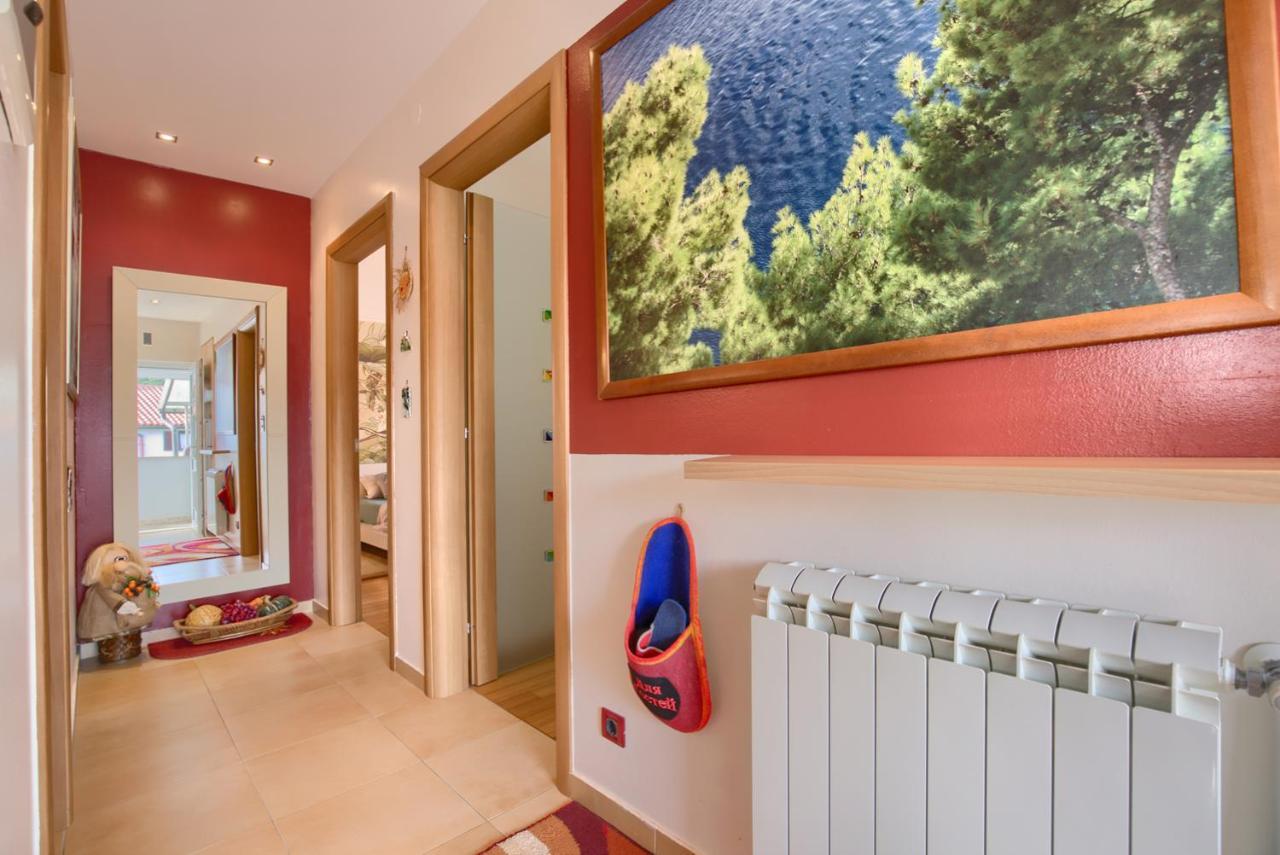 Tomisha Appartement Pjescana Uvala Buitenkant foto