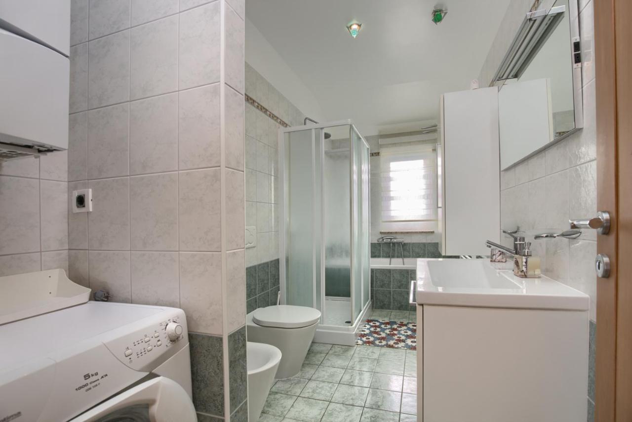 Tomisha Appartement Pjescana Uvala Buitenkant foto